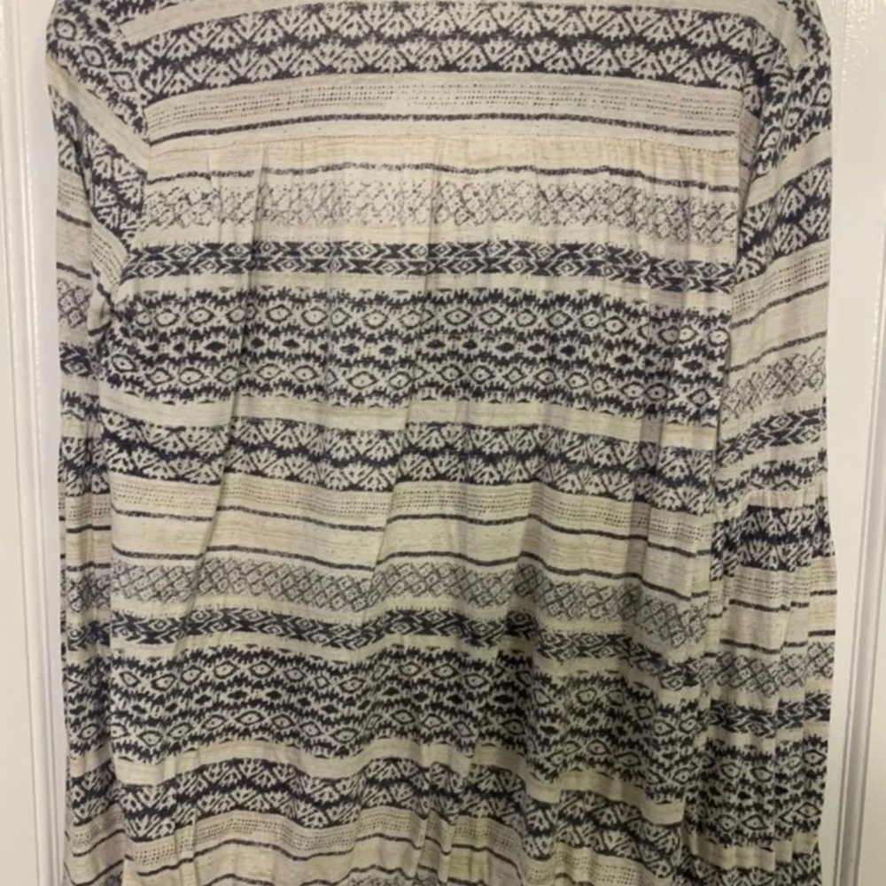 Women’s Lucky Brand long sleeve size medium